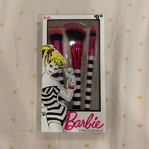 NEW Barbie face brush set